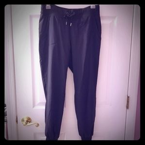 Athleta Black Lined Soho jogger city pant size 0